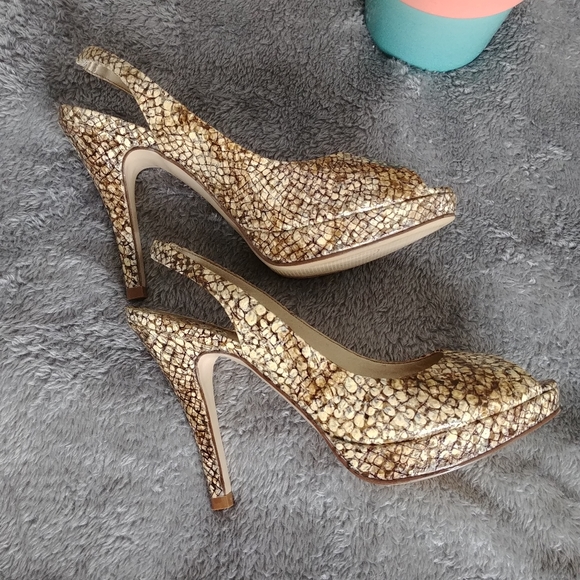 Carlos Santana Elise Snake Print Heeled Slingback - Picture 2 of 12